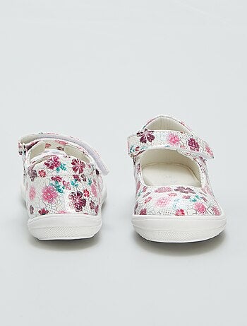 Mary-Janes met bloemmotiefje