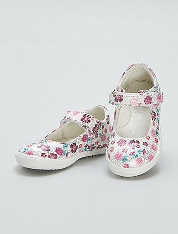 Mary-Janes met bloemmotiefje