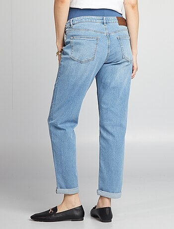 Mom-fit zwangerschapsjeans met scheurtjes
