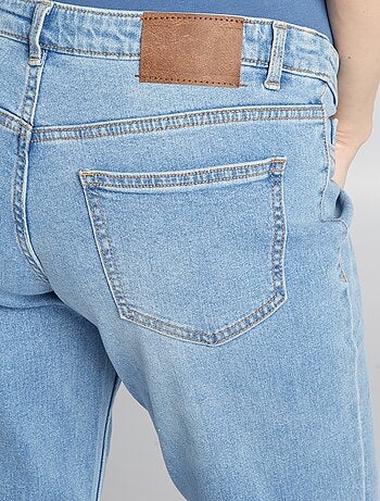 Mom-fit zwangerschapsjeans met scheurtjes