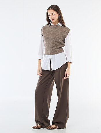 Mouwloos truitje van warm tricot