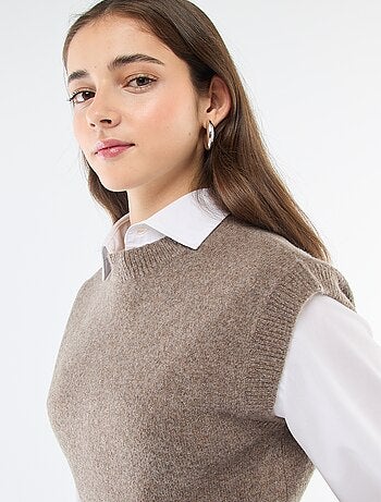 Mouwloos truitje van warm tricot