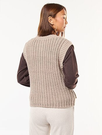 Mouwloos vestje met knoopsluiting
