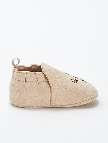Pantoffels met borduursels van suèdine