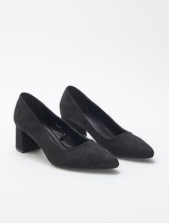 Pumps van suedine met vierkante hakken