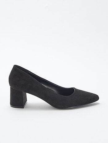 Pumps van suedine met vierkante hakken