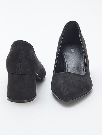 Pumps van suedine met vierkante hakken