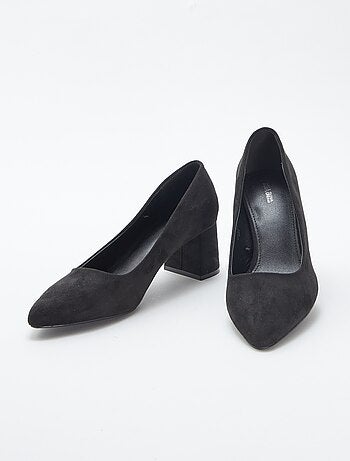 Pumps van suedine met vierkante hakken