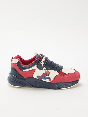 Running sneakers in 'Captain America'-stijl