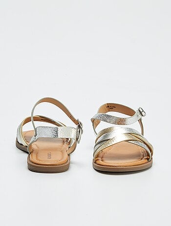 Sandalen met gekruiste bandjes
