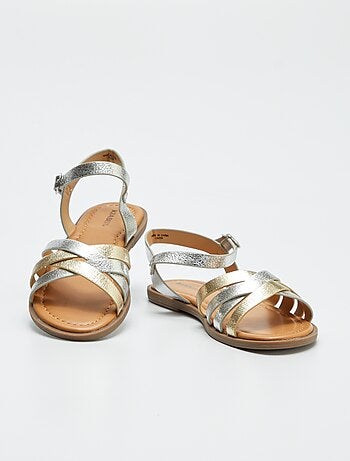 Sandalen met gekruiste bandjes