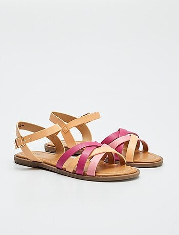 Sandalen met gekruiste bandjes