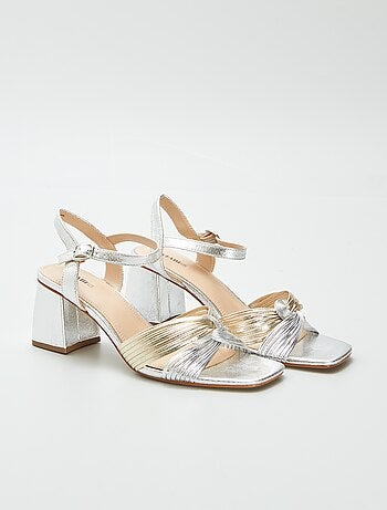 Sandalen van imitatieleer met hak