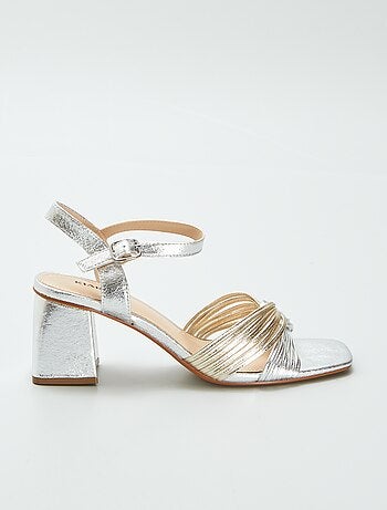 Sandalen van imitatieleer met hak