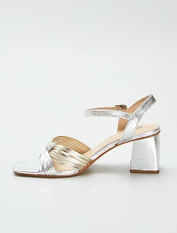 Sandalen van imitatieleer met hak
