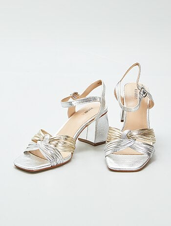 Sandalen van imitatieleer met hak