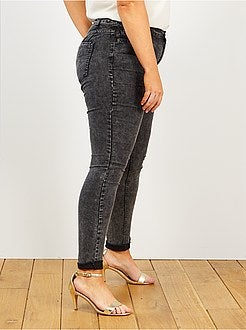 Skinny jeans met 5 zakken en push-up-effect L32 - Kiabi