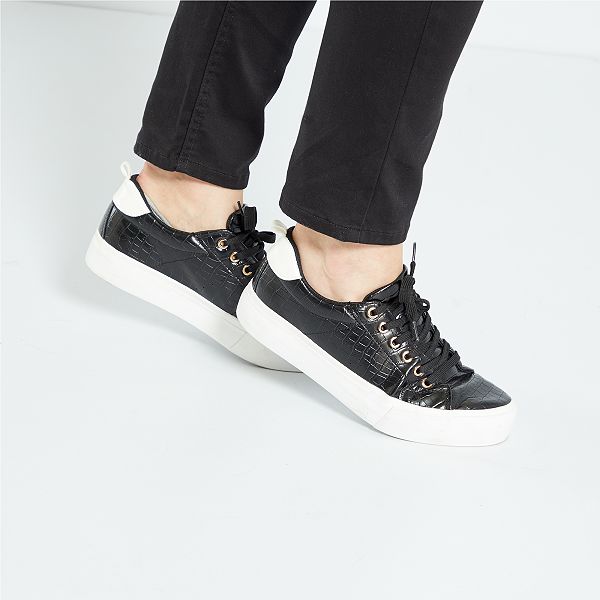 Sneakers met veters en dikke zool Dameskleding - zwart - Kiabi - 12,00€