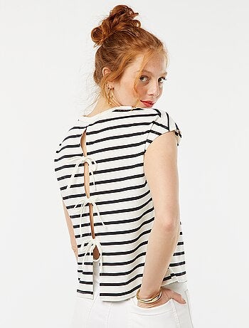 T-shirt met korte mouw en blote rug