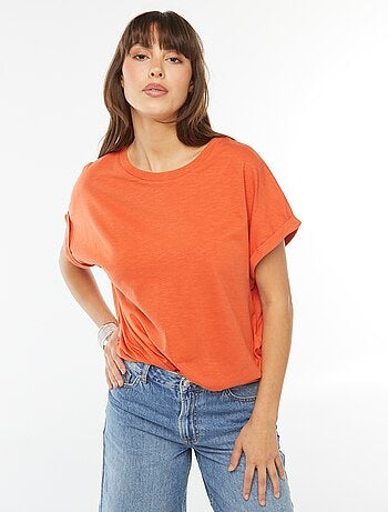 T-shirt met opgetrokken korte mouwen