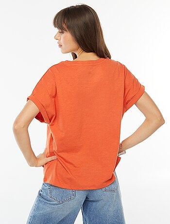 T-shirt met opgetrokken korte mouwen