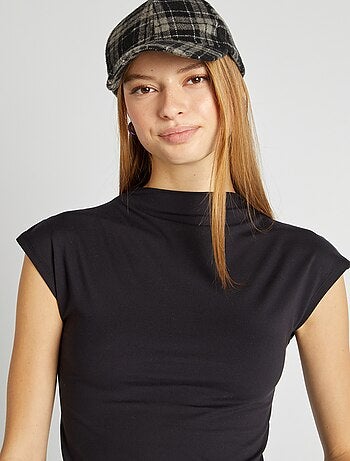 Top met opstaande kraag en open achterkant