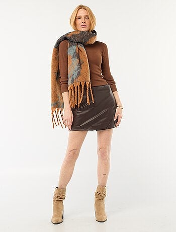 Trui van effen ribstof met ronde kraag