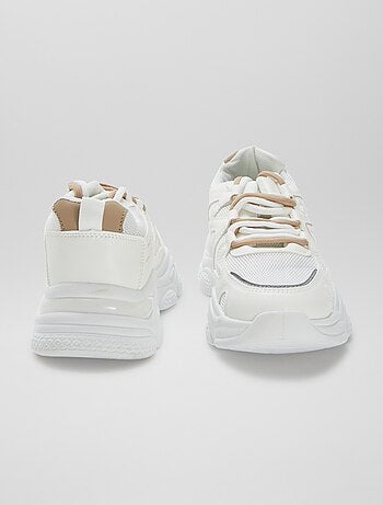Tweekleurige sneakers met dikke zool