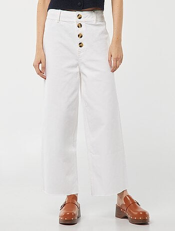 Wijde jeans / Wide leg model met knoopsluiting